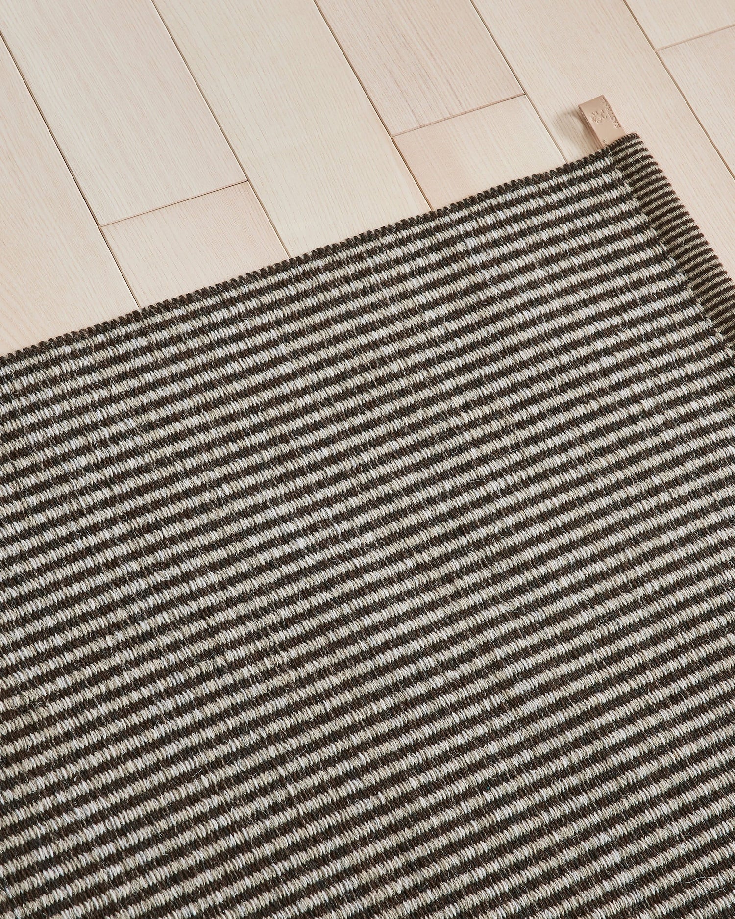 Stripe Icon 782 Bark Brown